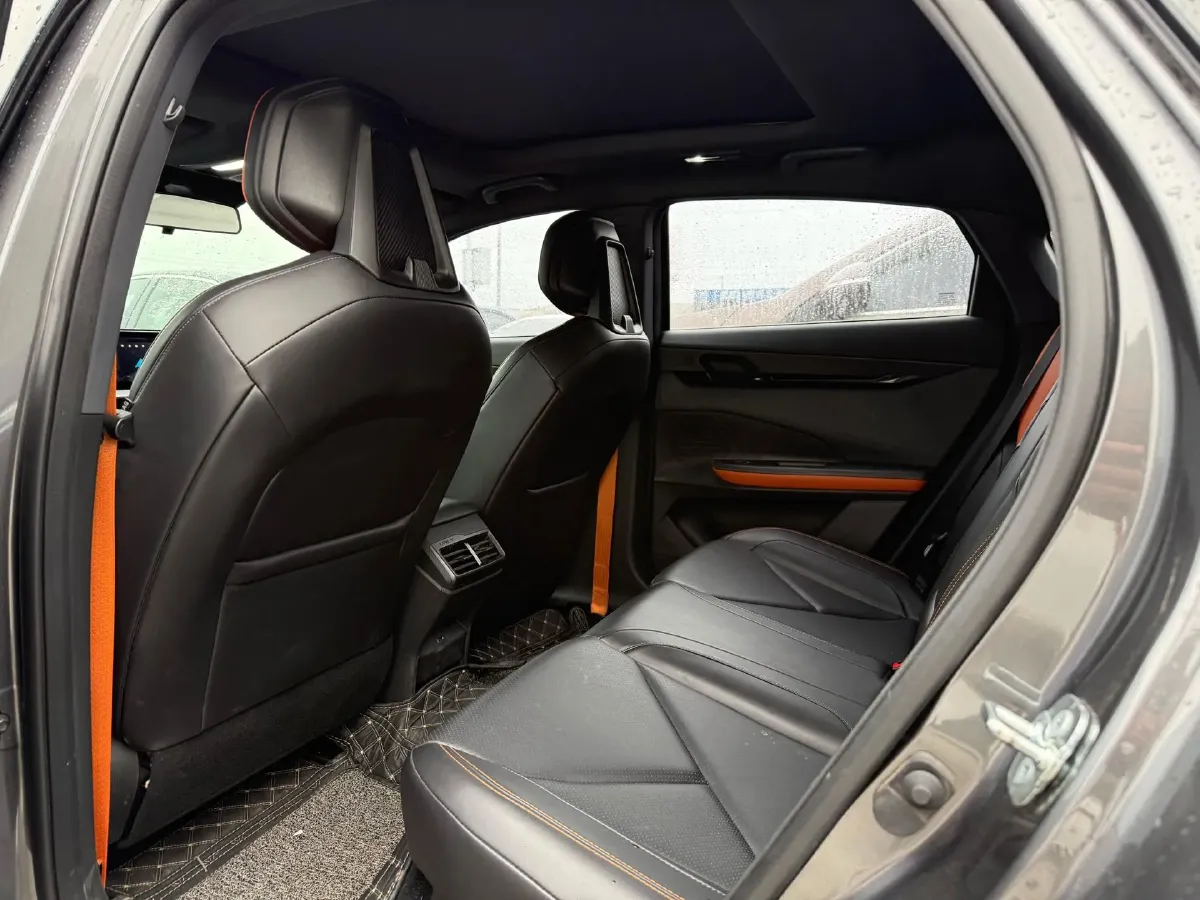 2022 ChangAn UNI-V 1.5T 188HP L4 7DCT,autocango,china used car exporter,china ev exporter,chinese used car exporter,chinese used ev exporter