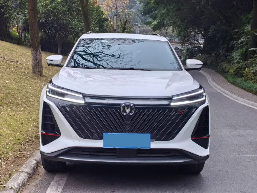 2022 ChangAn CS75 Plus 1.5T 188HP L4 8AT,autocango,china used car exporter,china ev exporter,chinese used car exporter,chinese used ev exporter