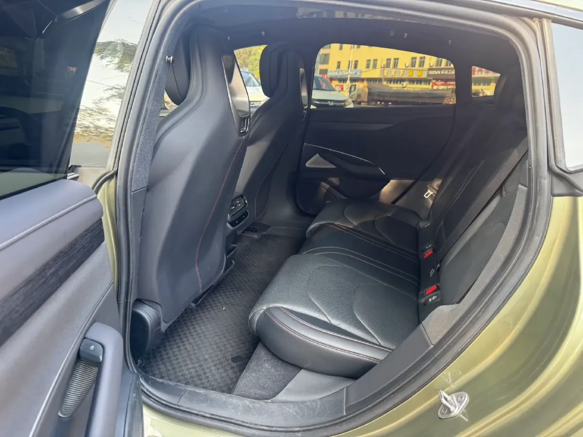 2024 MI SU7 BEV 73.6KWH,autocango,china used car exporter,china ev exporter,chinese used car exporter,chinese used ev exporter