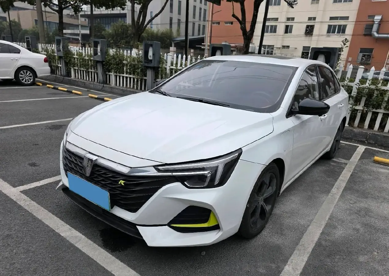 2019 Roewe i6 1.5T 169HP L4 AMT PHEV 9.1KWH