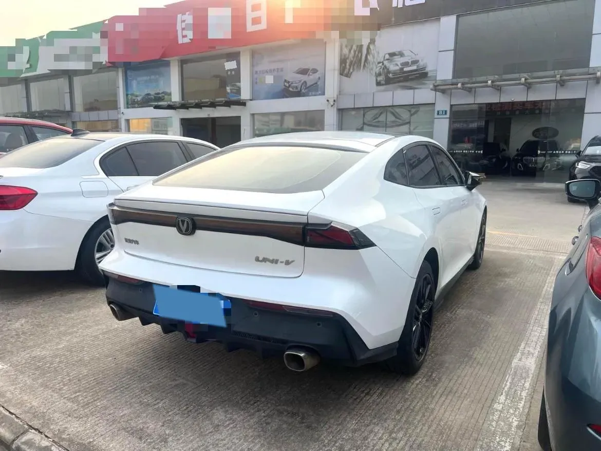 2022 ChangAn UNI-V 1.5T 188HP L4 7DCT,autocango,china used car exporter,china ev exporter,chinese used car exporter,chinese used ev exporter