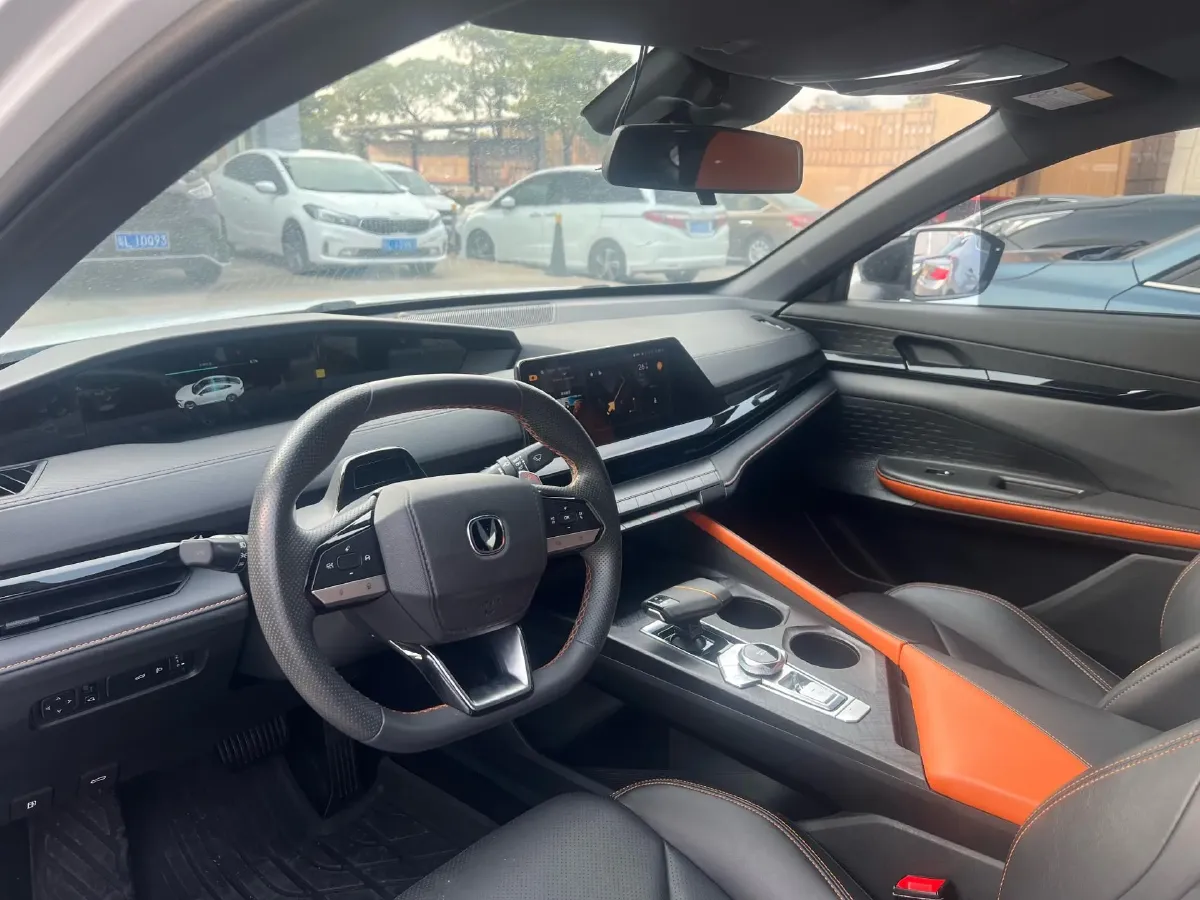 2022 ChangAn UNI-V 1.5T 188HP L4 7DCT,autocango,china used car exporter,china ev exporter,chinese used car exporter,chinese used ev exporter