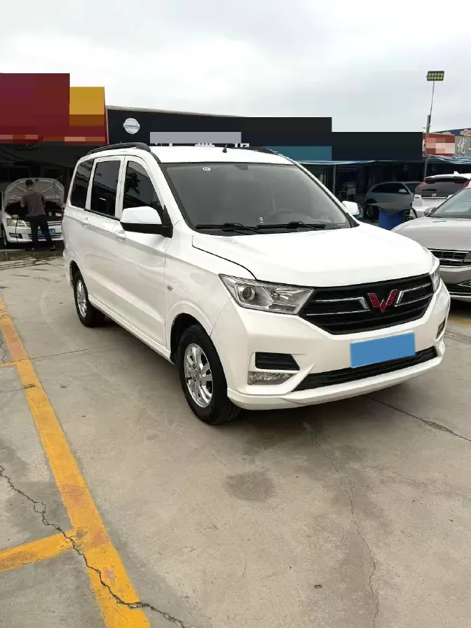 2019 WuLing HongGuang 1.5L 99HP L4 6MT,autocango,china used car exporter,china ev exporter,chinese used car exporter,chinese used ev exporter
