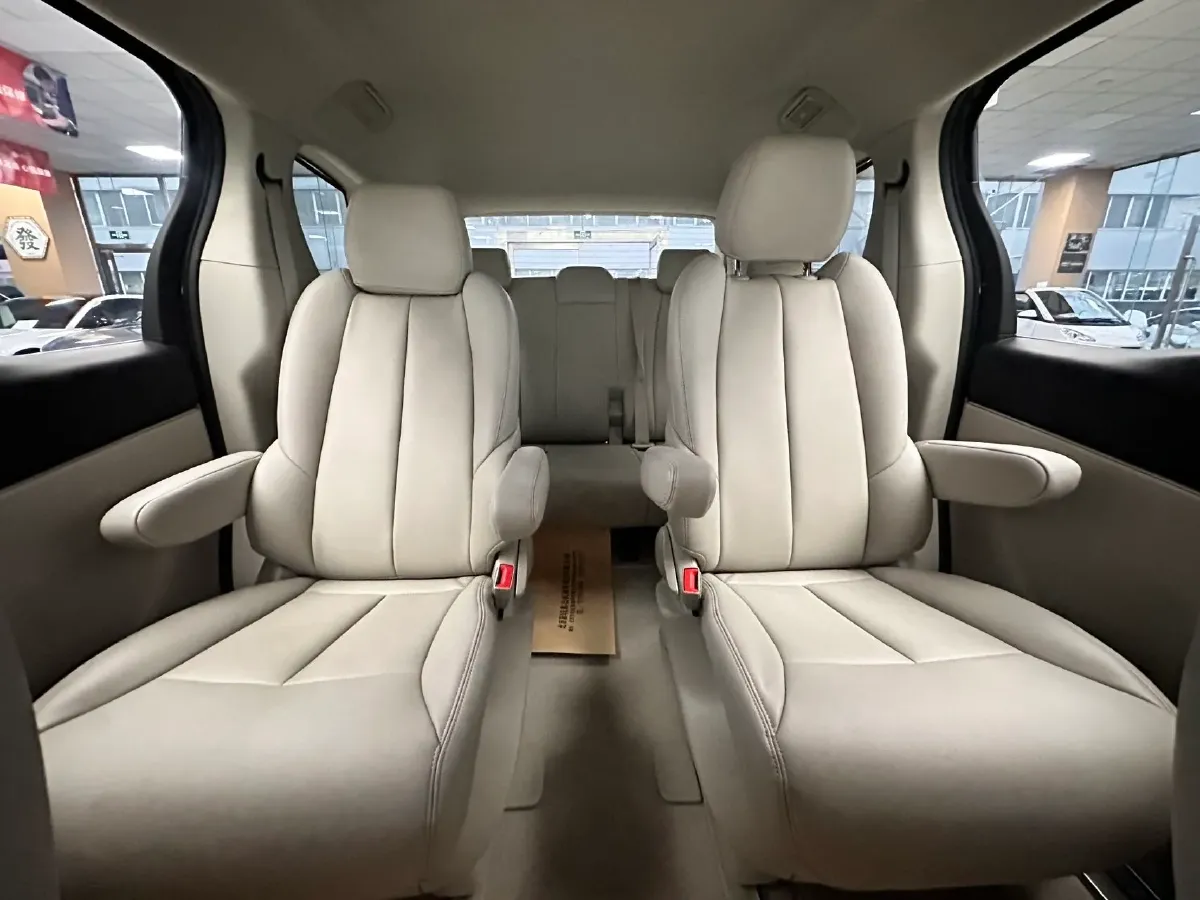 2021 Buick GL8 2.0T 237HP L4 9AT,autocango,china used car exporter,china ev exporter,chinese used car exporter,chinese used ev exporter