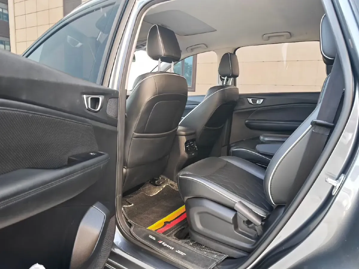 2022 Venucia T60 1.6L 126HP L4 CVT,autocango,china used car exporter,china ev exporter,chinese used car exporter,chinese used ev exporter