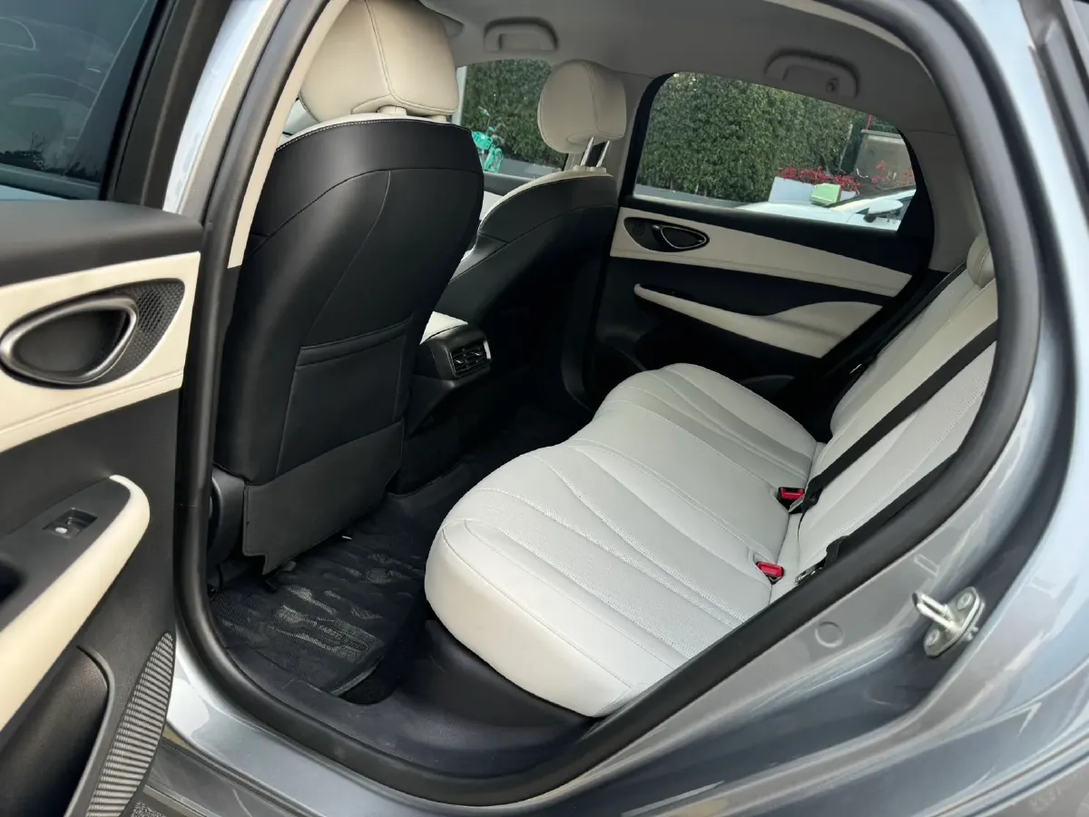 2025 BYD Seal05 DM-i 1.5L 101HP L4 E-CVT PHEV 7.68KWH,autocango,china used car exporter,china ev exporter,chinese used car exporter,chinese used ev exporter