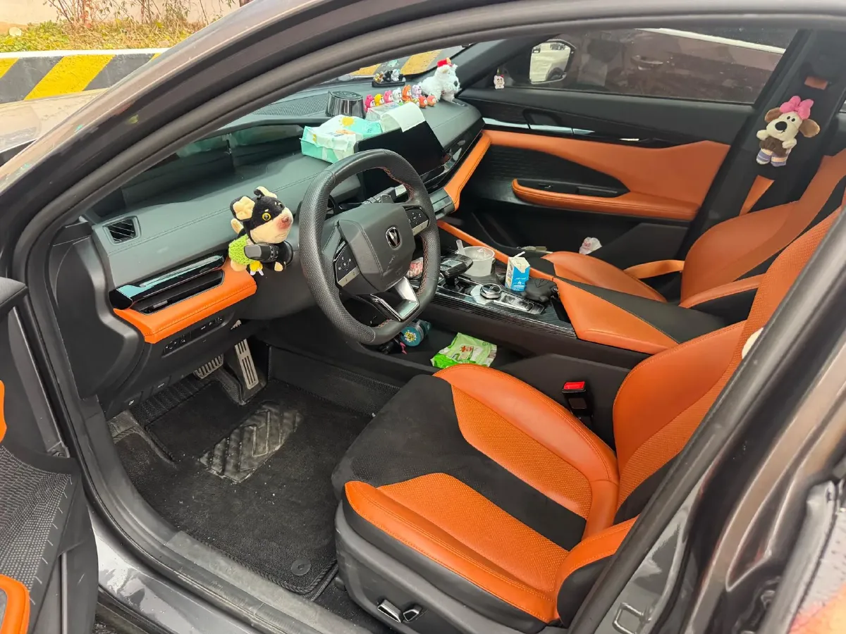 2023 ChangAn UNI-V 1.5T 188HP L4 7DCT,autocango,china used car exporter,china ev exporter,chinese used car exporter,chinese used ev exporter