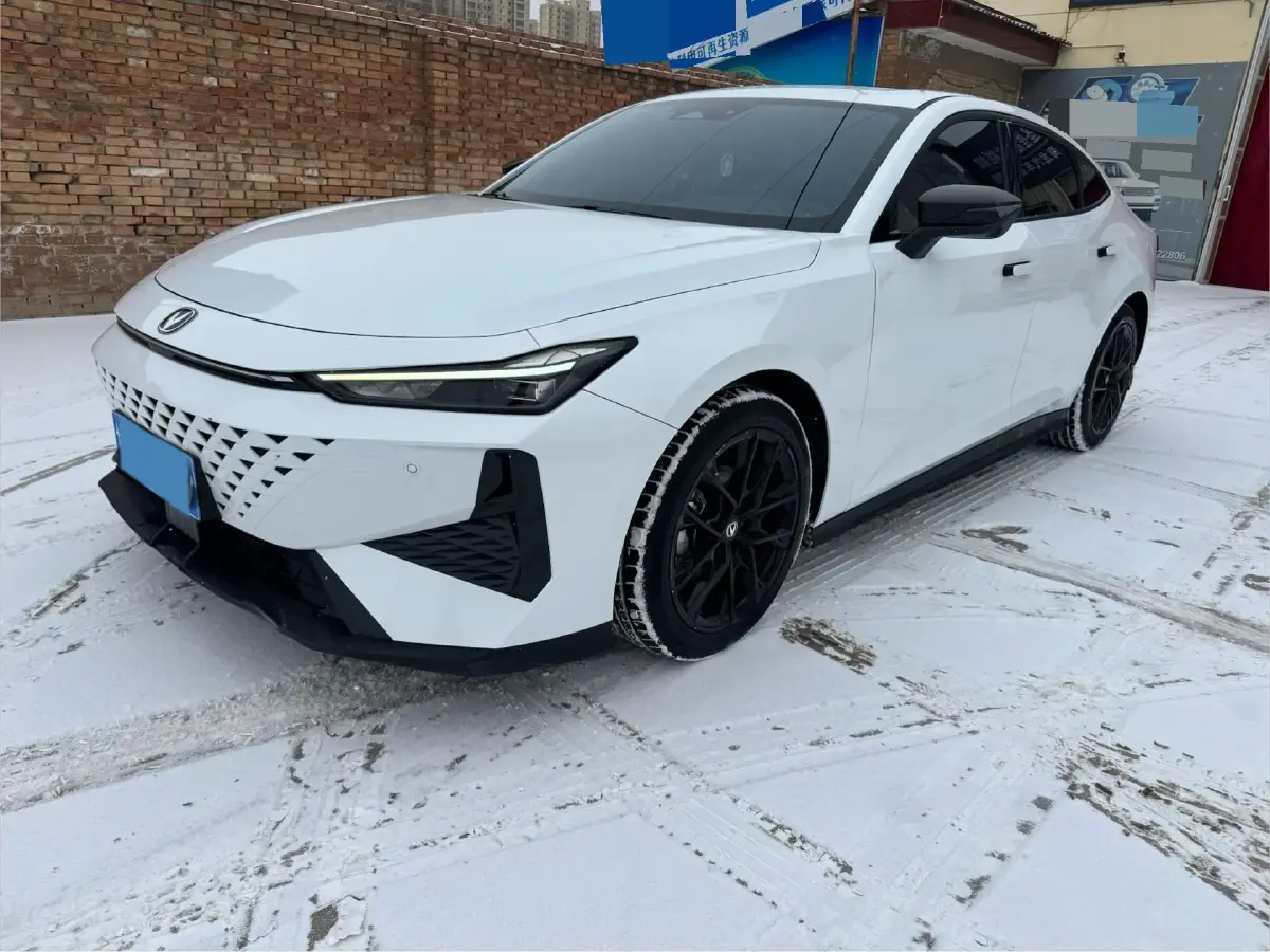 2024 ChangAn UNI-V 1.5T 188HP L4 7DCT