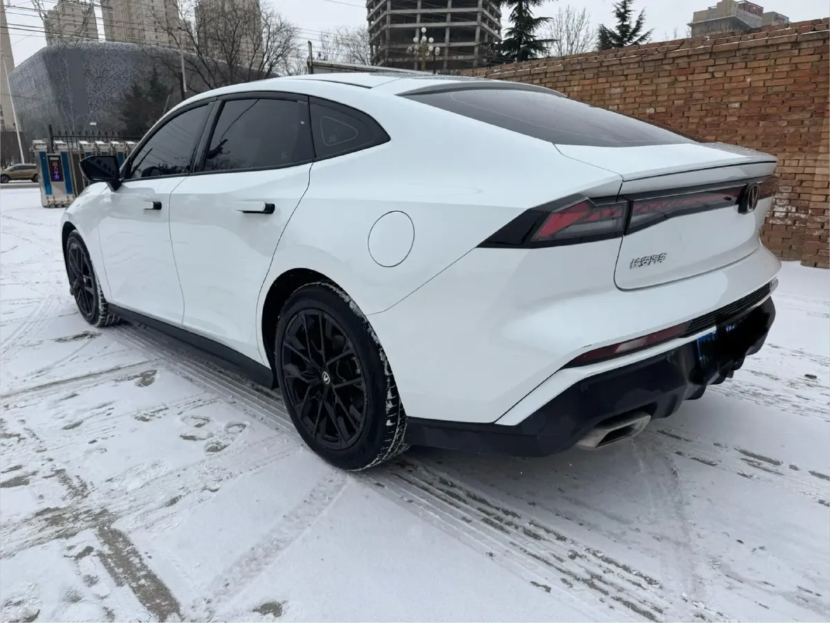 2024 ChangAn UNI-V 1.5T 188HP L4 7DCT,autocango,china used car exporter,china ev exporter,chinese used car exporter,chinese used ev exporter