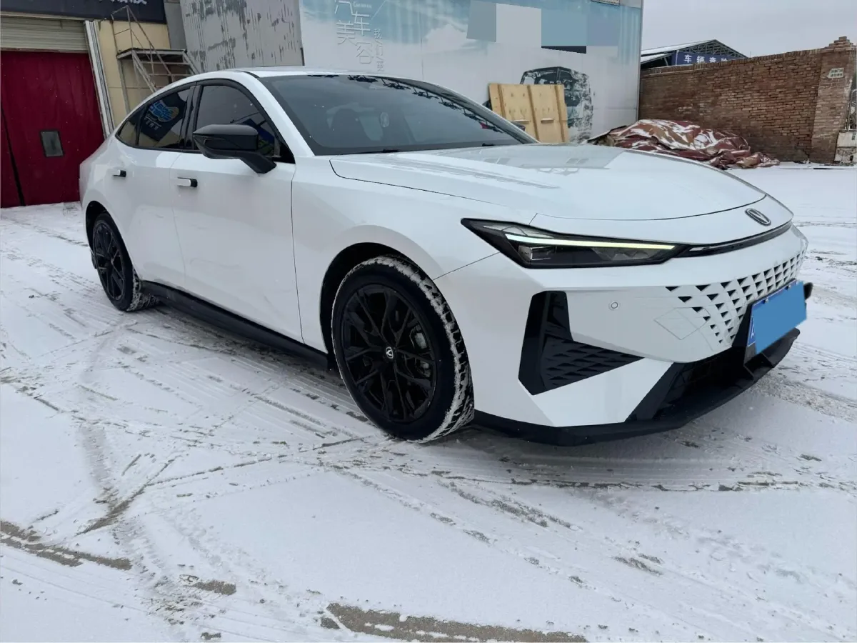 2024 ChangAn UNI-V 1.5T 188HP L4 7DCT,autocango,china used car exporter,china ev exporter,chinese used car exporter,chinese used ev exporter