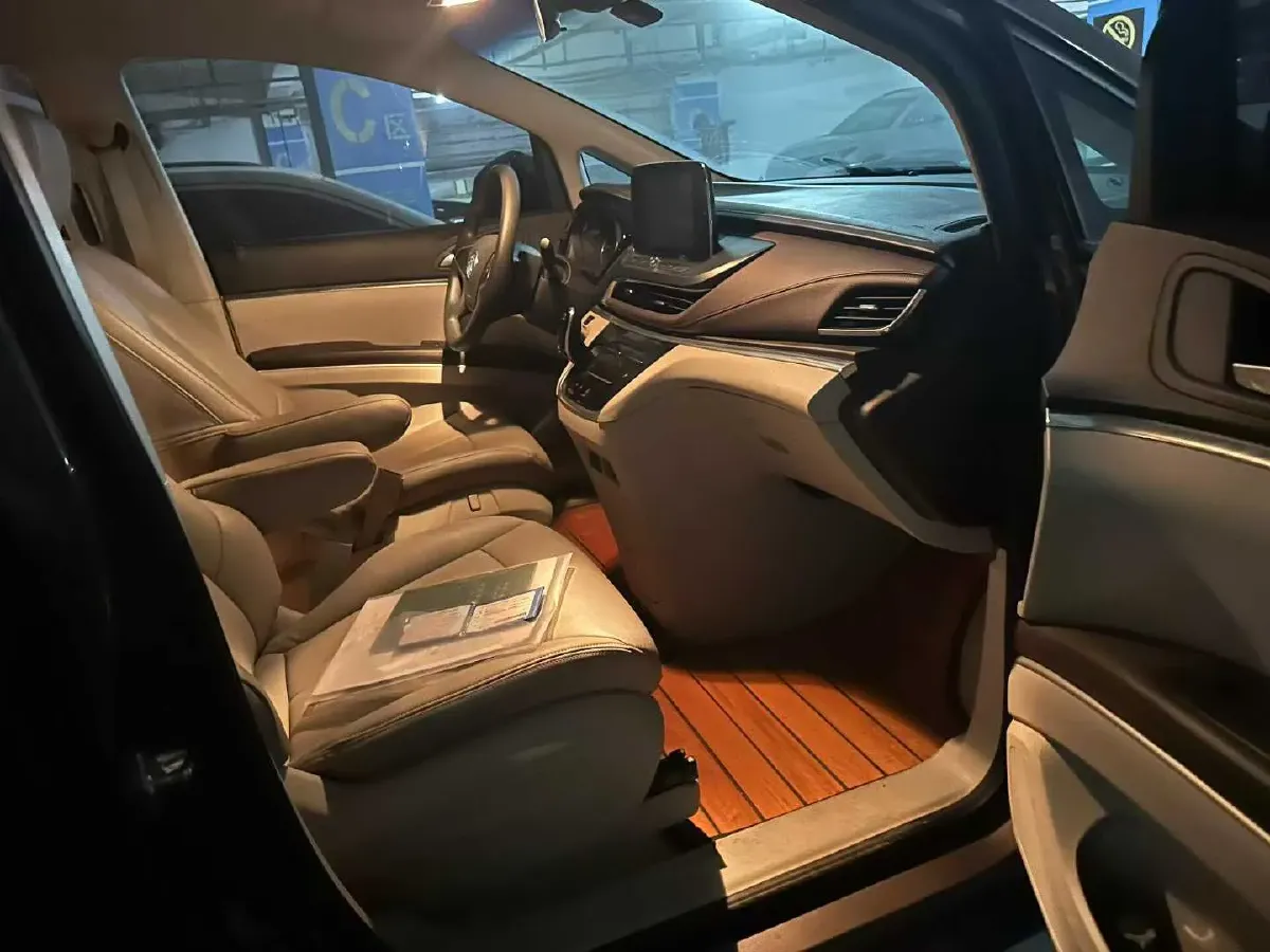 2021 Buick GL8 2.0T 237HP L4 9AT,autocango,china used car exporter,china ev exporter,chinese used car exporter,chinese used ev exporter