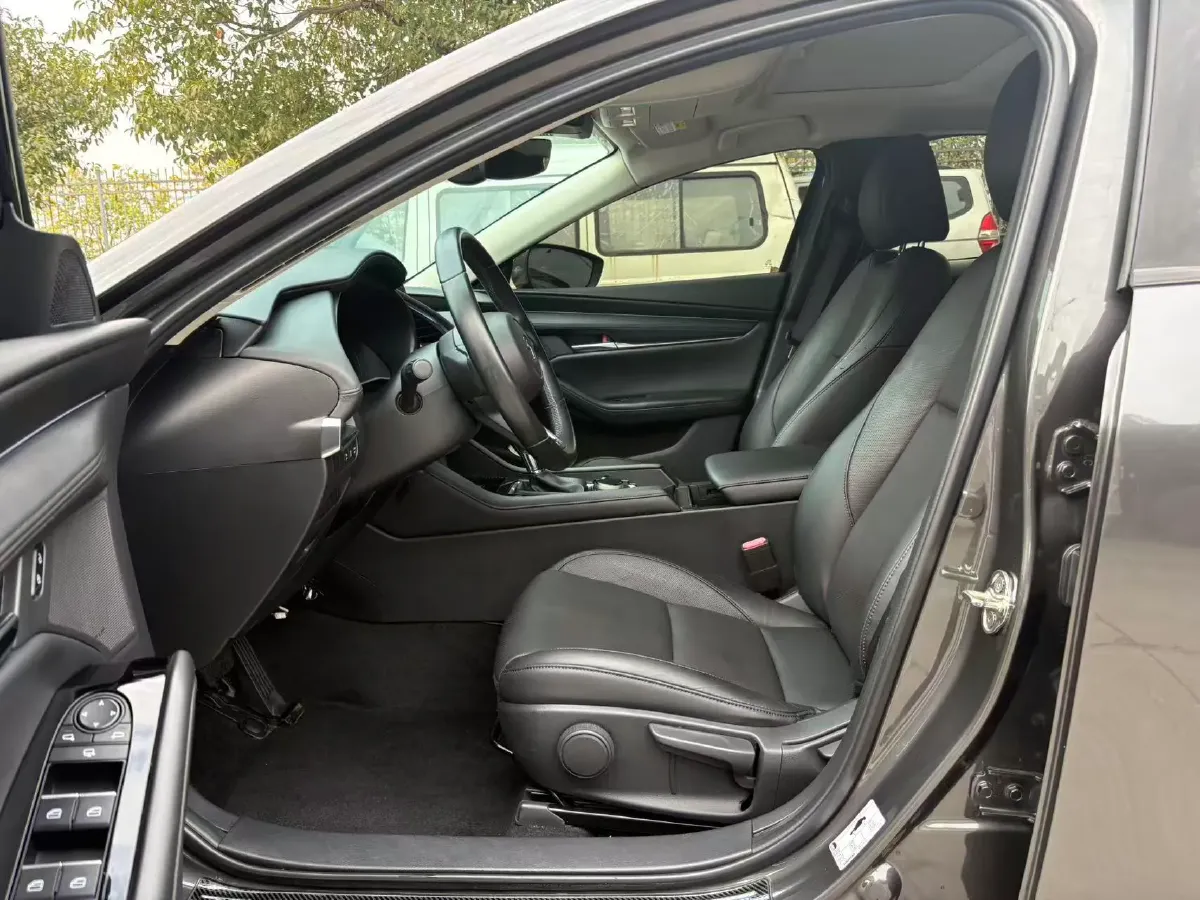 2020 Mazda 3 Axela 2.0L 158HP L4 6AT,autocango,china used car exporter,china ev exporter,chinese used car exporter,chinese used ev exporter