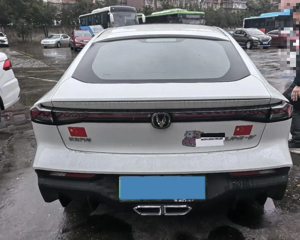 2024 ChangAn UNI-V iDD 1.5L 110HP L4 E-CVT PHEV 18.99KWH,autocango,china used car exporter,china ev exporter,chinese used car exporter,chinese used ev exporter
