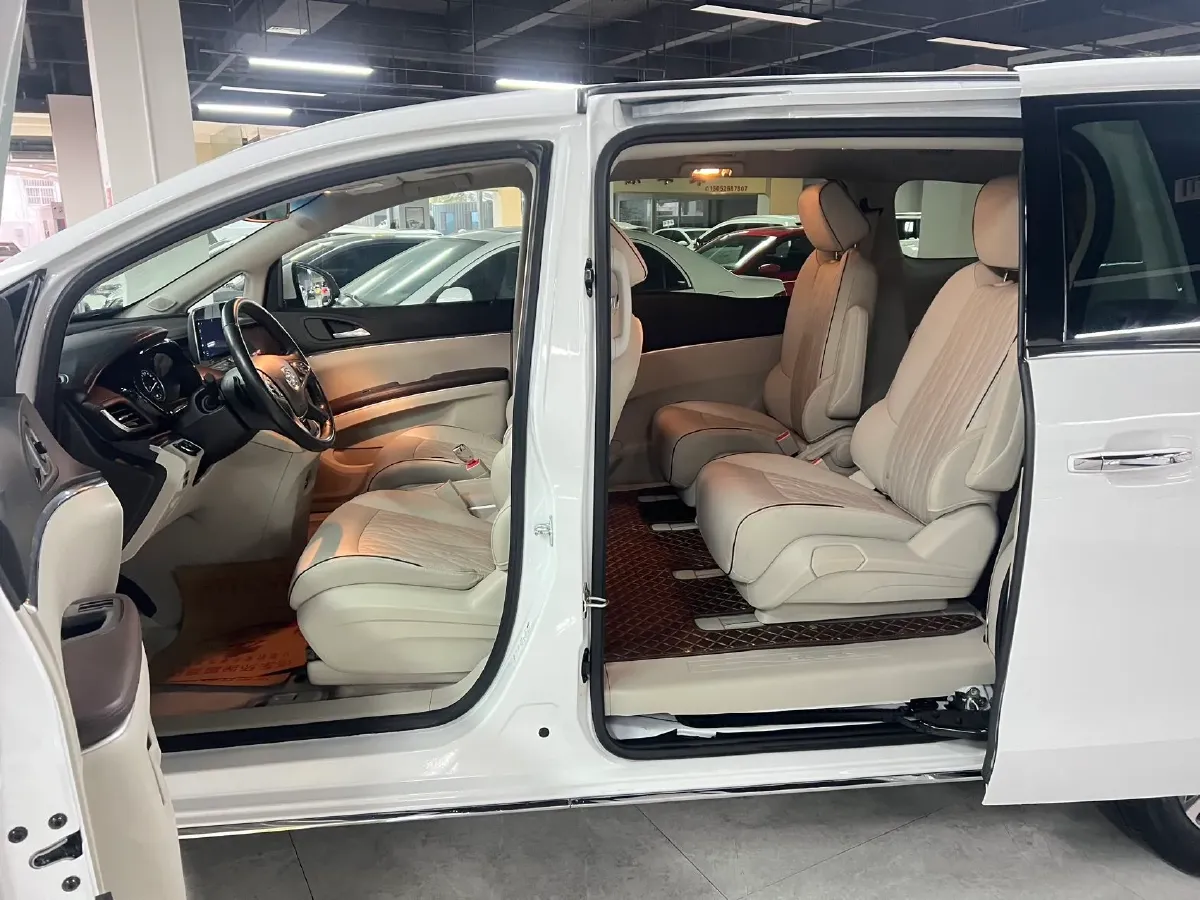 2022 Buick GL8 2.0T 237HP L4 9AT,autocango,china used car exporter,china ev exporter,chinese used car exporter,chinese used ev exporter