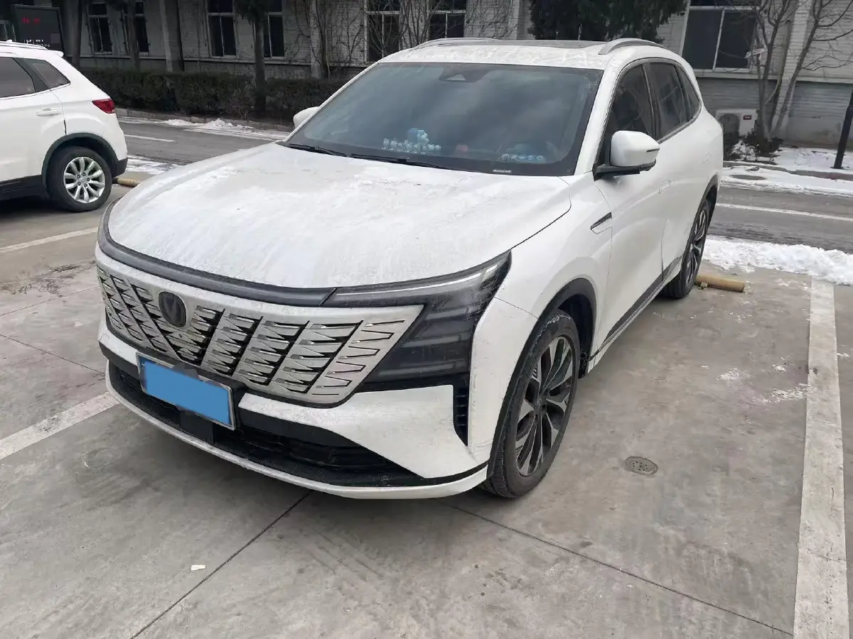 2025 ChangAn CS75 Plus 2.0T 233HP L4 8AT