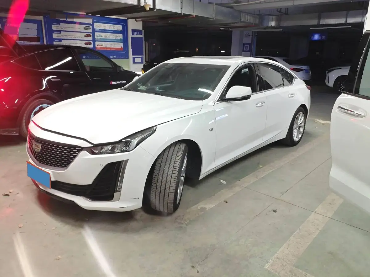 2022 Cadillac CT5 2.0T 237HP L4 10AT