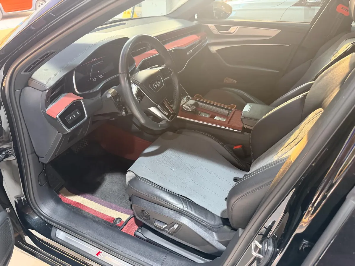 2024 Audi A6L 2.0T 245HP L4 7DCT,autocango,china used car exporter,china ev exporter,chinese used car exporter,chinese used ev exporter