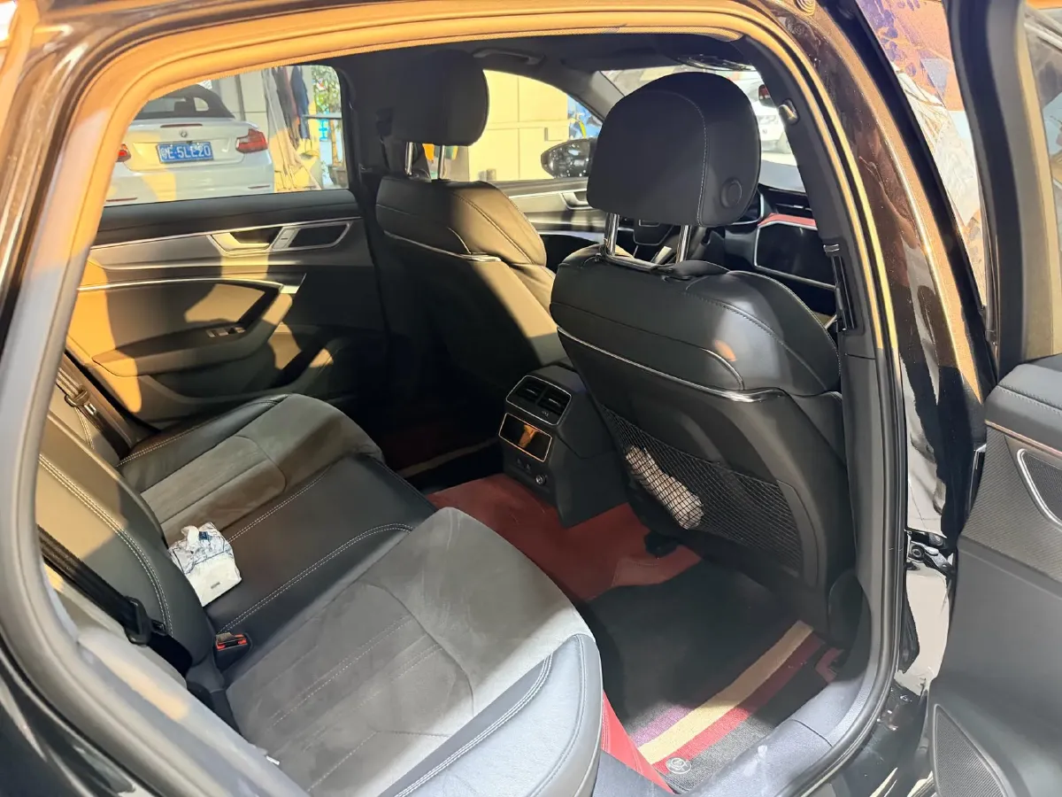 2024 Audi A6L 2.0T 245HP L4 7DCT,autocango,china used car exporter,china ev exporter,chinese used car exporter,chinese used ev exporter