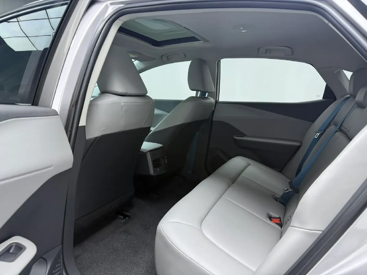 2024 Toyota bZ3 BEV 49.92KWH,autocango,china used car exporter,china ev exporter,chinese used car exporter,chinese used ev exporter