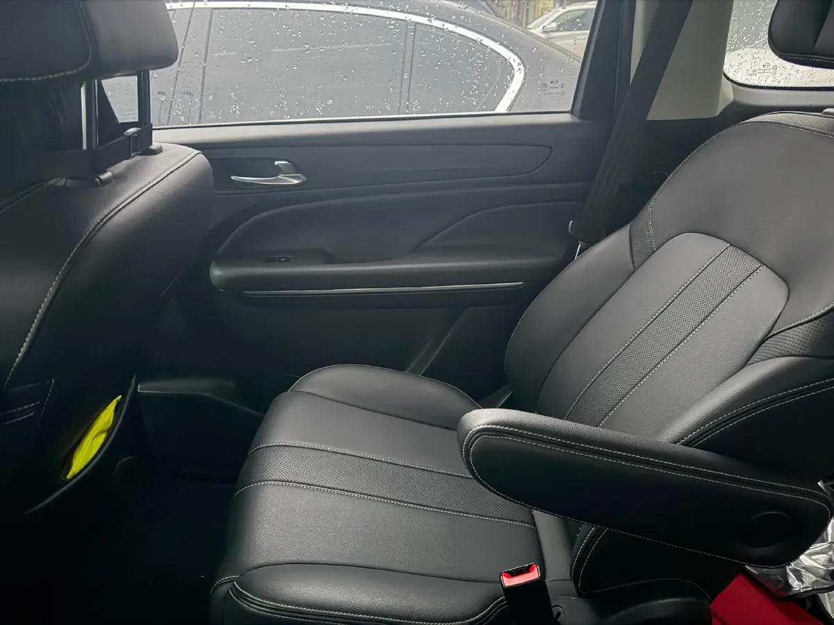 2021 GAC Trumpchi M6 1.5T 169HP L4 7DCT,autocango,china used car exporter,china ev exporter,chinese used car exporter,chinese used ev exporter