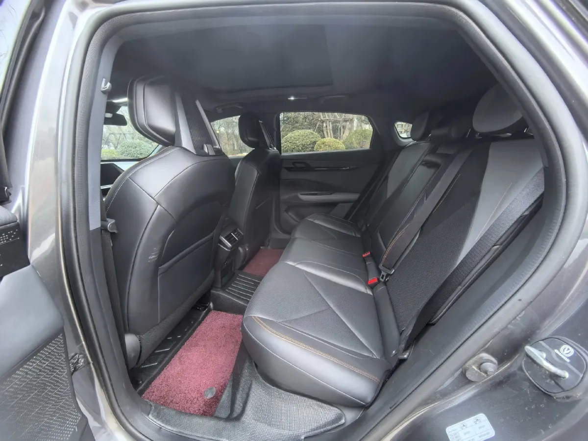 2022 ChangAn UNI-V 1.5T 188HP L4 7DCT,autocango,china used car exporter,china ev exporter,chinese used car exporter,chinese used ev exporter