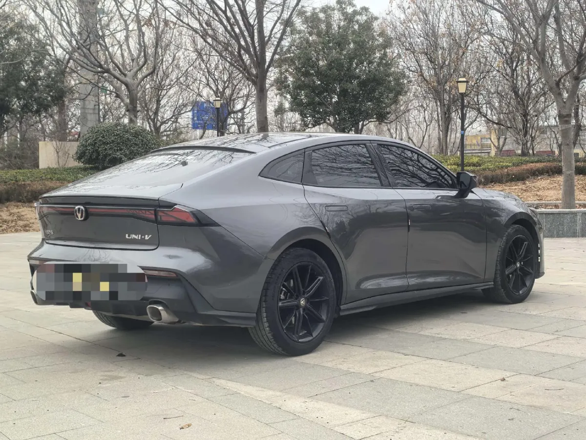 2022 ChangAn UNI-V 1.5T 188HP L4 7DCT,autocango,china used car exporter,china ev exporter,chinese used car exporter,chinese used ev exporter