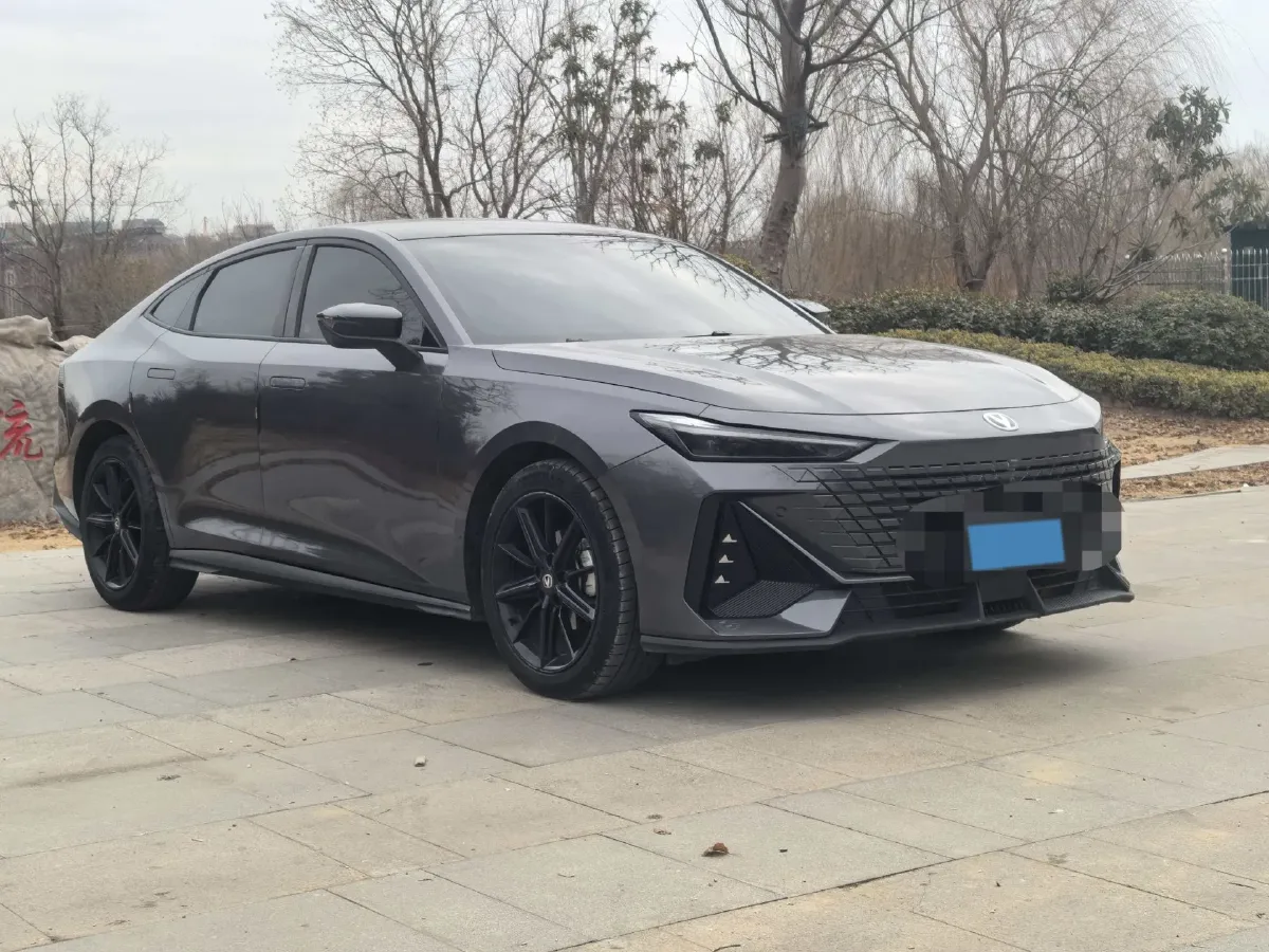 2022 ChangAn UNI-V 1.5T 188HP L4 7DCT,autocango,china used car exporter,china ev exporter,chinese used car exporter,chinese used ev exporter
