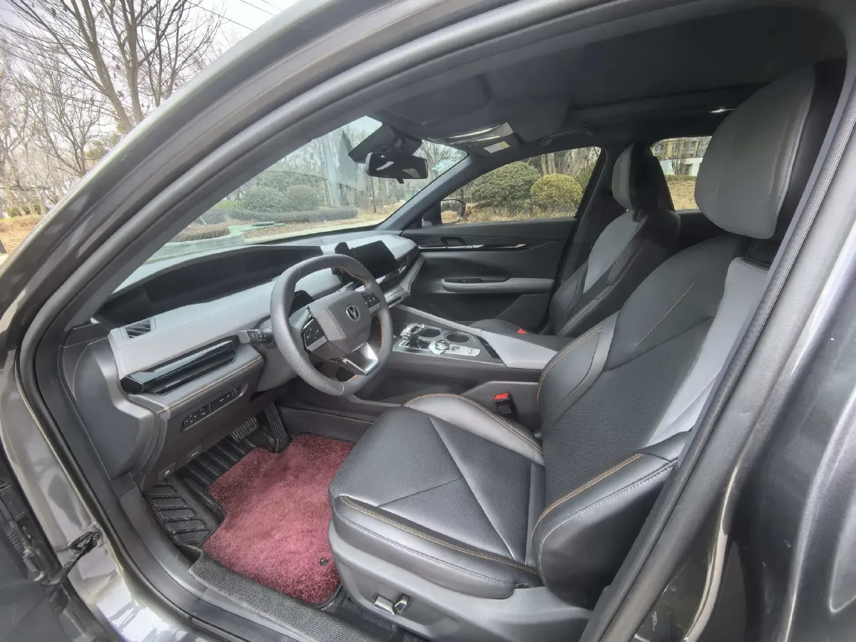 2022 ChangAn UNI-V 1.5T 188HP L4 7DCT,autocango,china used car exporter,china ev exporter,chinese used car exporter,chinese used ev exporter