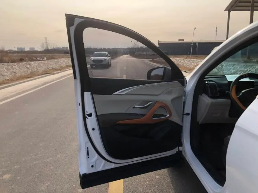 2022 Ruichi Auto EC35 BEV 82HP BEV 36.288KWH,autocango,china used car exporter,china ev exporter,chinese used car exporter,chinese used ev exporter