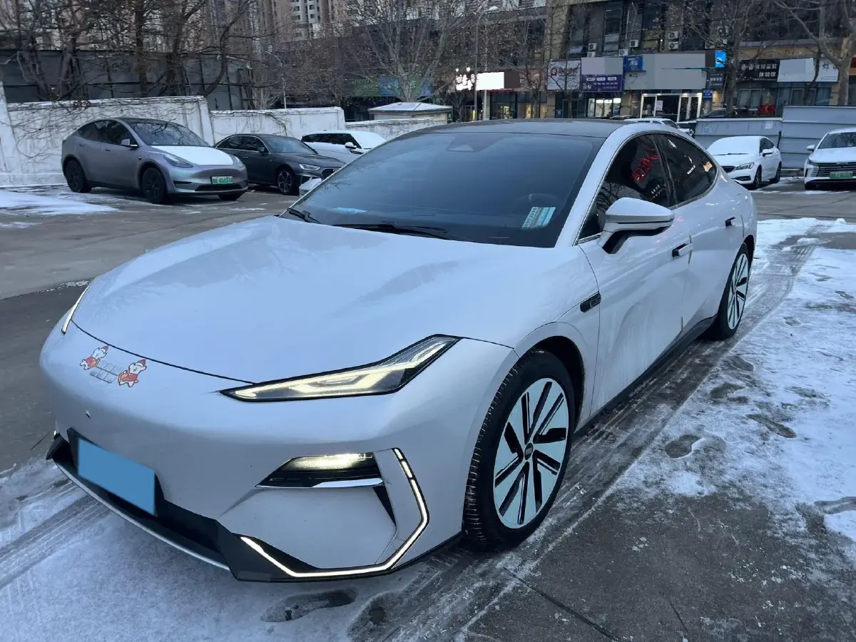 2024 Geely Galaxy E8 BEV 76KWH