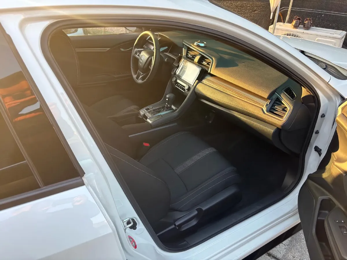 2021 Honda Civic 1.5T 177HP L4 CVT,autocango,china used car exporter,china ev exporter,chinese used car exporter,chinese used ev exporter