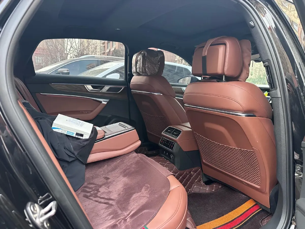 2025 Audi A6L 2.0T 245HP L4 7DCT,autocango,china used car exporter,china ev exporter,chinese used car exporter,chinese used ev exporter