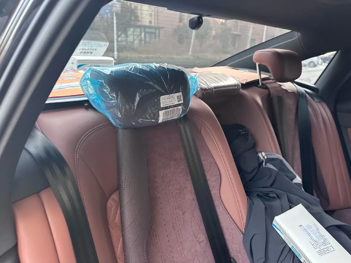 2025 Audi A6L 2.0T 245HP L4 7DCT,autocango,china used car exporter,china ev exporter,chinese used car exporter,chinese used ev exporter