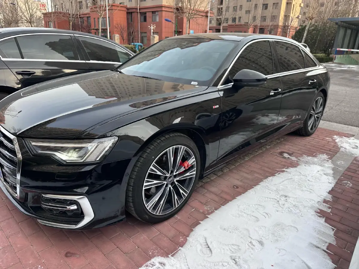 2025 Audi A6L 2.0T 245HP L4 7DCT