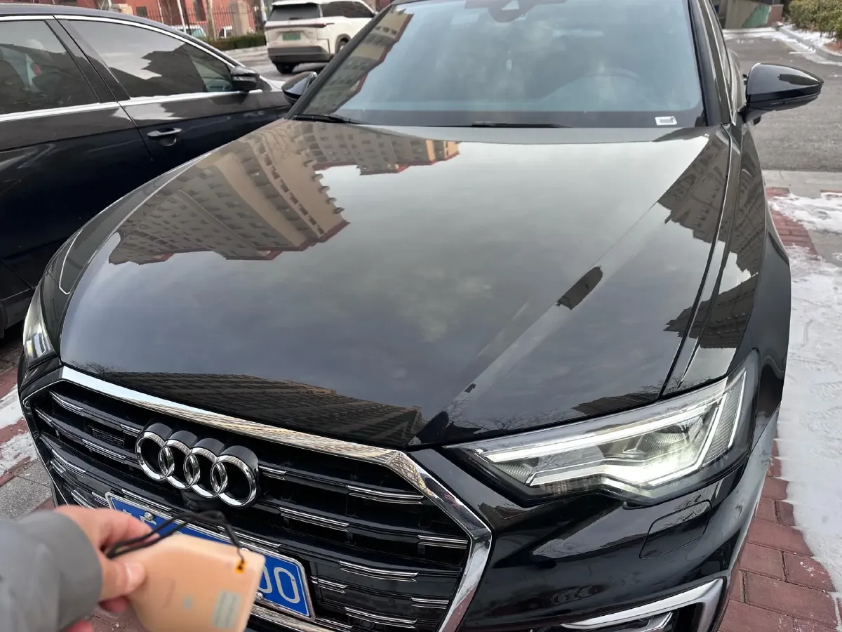 2025 Audi A6L 2.0T 245HP L4 7DCT,autocango,china used car exporter,china ev exporter,chinese used car exporter,chinese used ev exporter