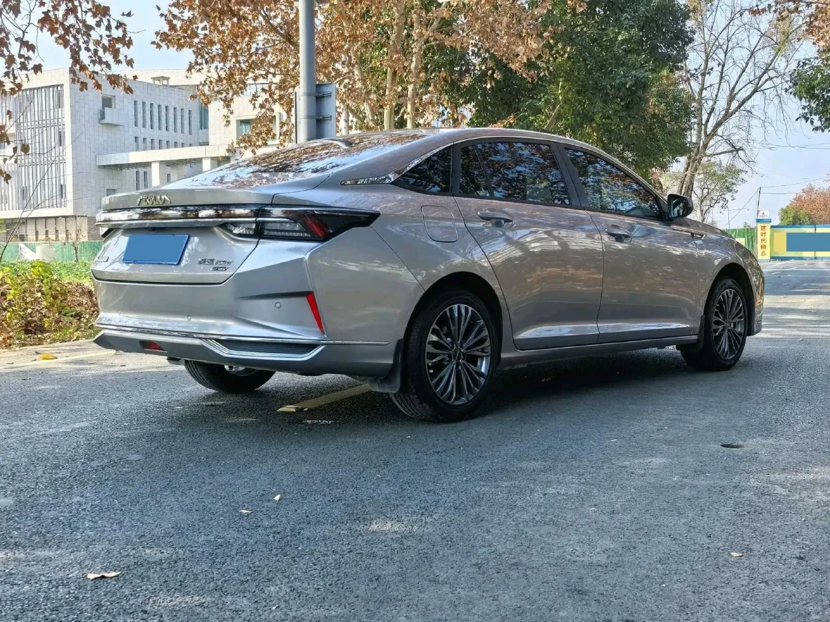 2021 DongFeng Aeolus YiXuan MAX 1.5T 190HP L4 7DCT,autocango,china used car exporter,china ev exporter,chinese used car exporter,chinese used ev exporter