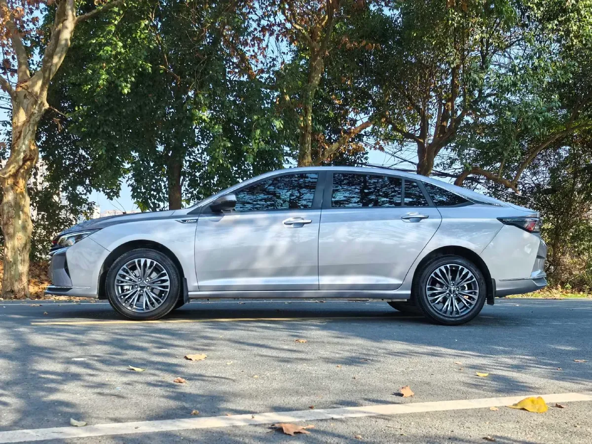 2021 DongFeng Aeolus YiXuan MAX 1.5T 190HP L4 7DCT,autocango,china used car exporter,china ev exporter,chinese used car exporter,chinese used ev exporter