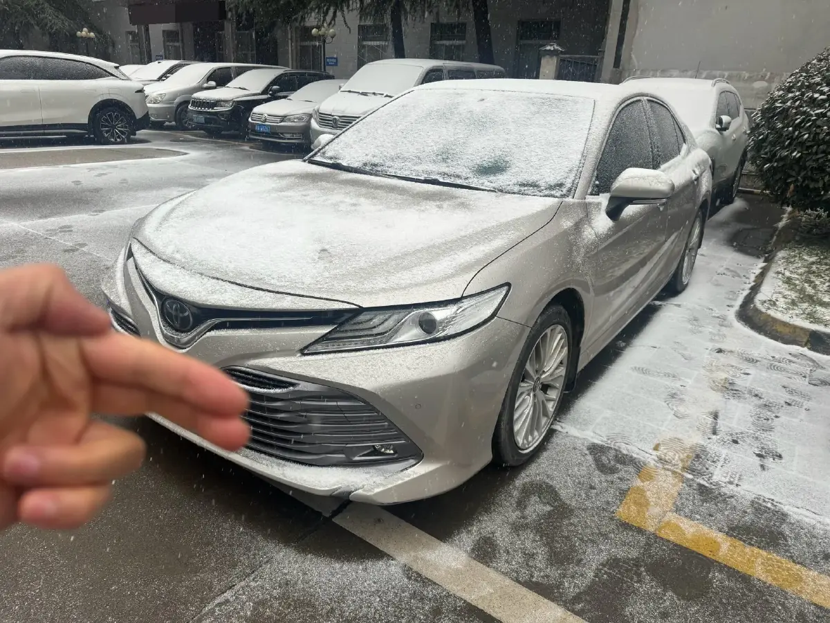 2019 Toyota Camry 2.5L 209HP L4 8AT