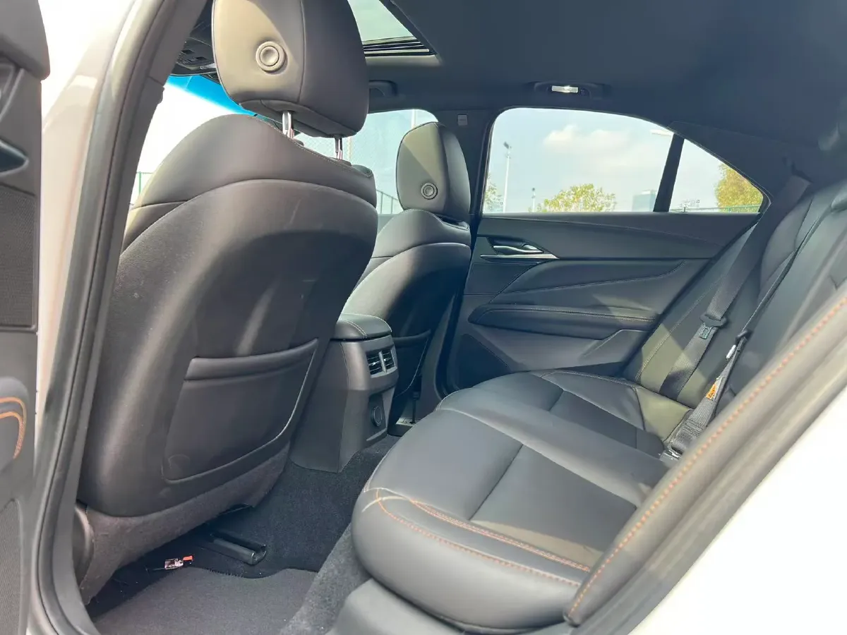 2021 Cadillac CT4 2.0T 237HP L4 8AT,autocango,china used car exporter,china ev exporter,chinese used car exporter,chinese used ev exporter