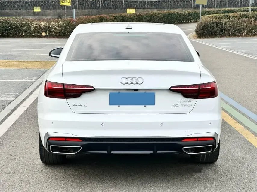 2020 Audi A4L 2.0T 190HP L4 7DCT,autocango,china used car exporter,china ev exporter,chinese used car exporter,chinese used ev exporter
