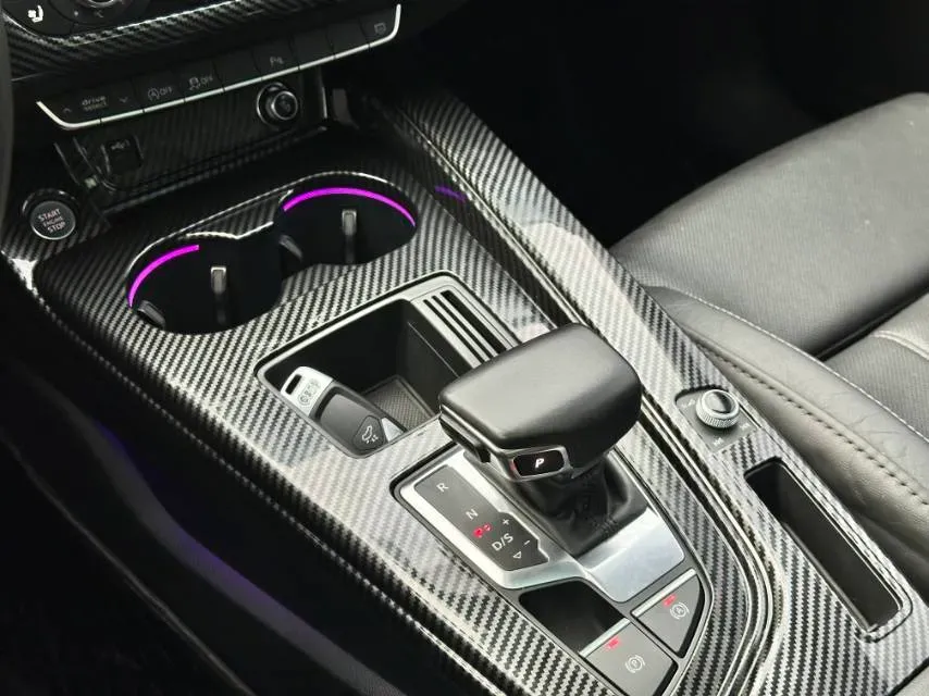 2020 Audi A4L 2.0T 190HP L4 7DCT,autocango,china used car exporter,china ev exporter,chinese used car exporter,chinese used ev exporter