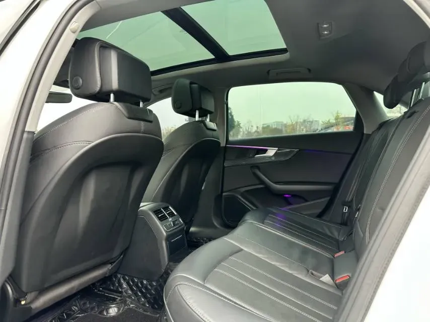 2020 Audi A4L 2.0T 190HP L4 7DCT,autocango,china used car exporter,china ev exporter,chinese used car exporter,chinese used ev exporter