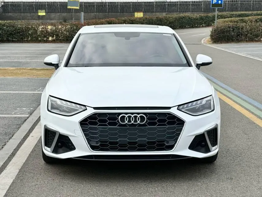 2020 Audi A4L 2.0T 190HP L4 7DCT,autocango,china used car exporter,china ev exporter,chinese used car exporter,chinese used ev exporter