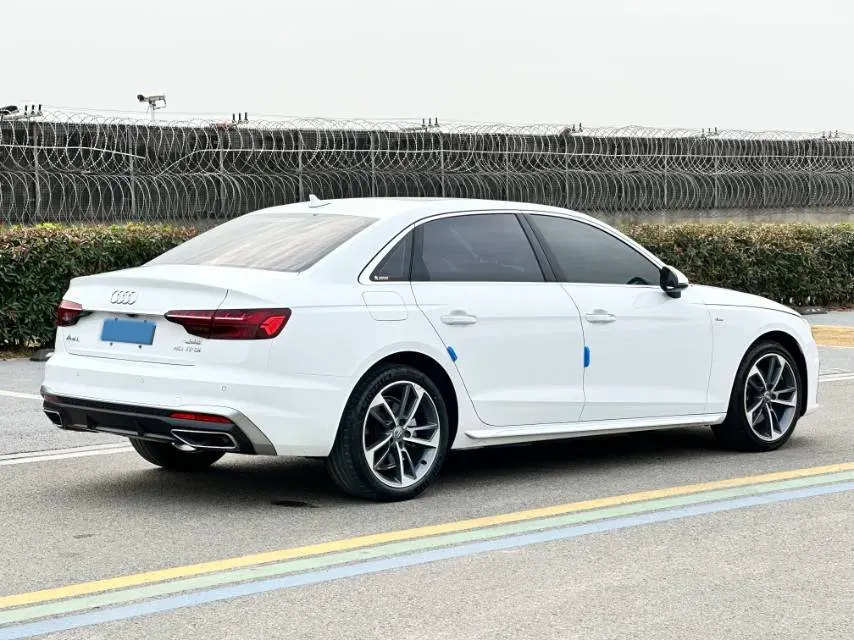 2020 Audi A4L 2.0T 190HP L4 7DCT,autocango,china used car exporter,china ev exporter,chinese used car exporter,chinese used ev exporter