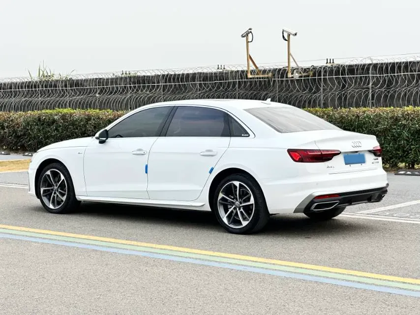 2020 Audi A4L 2.0T 190HP L4 7DCT,autocango,china used car exporter,china ev exporter,chinese used car exporter,chinese used ev exporter