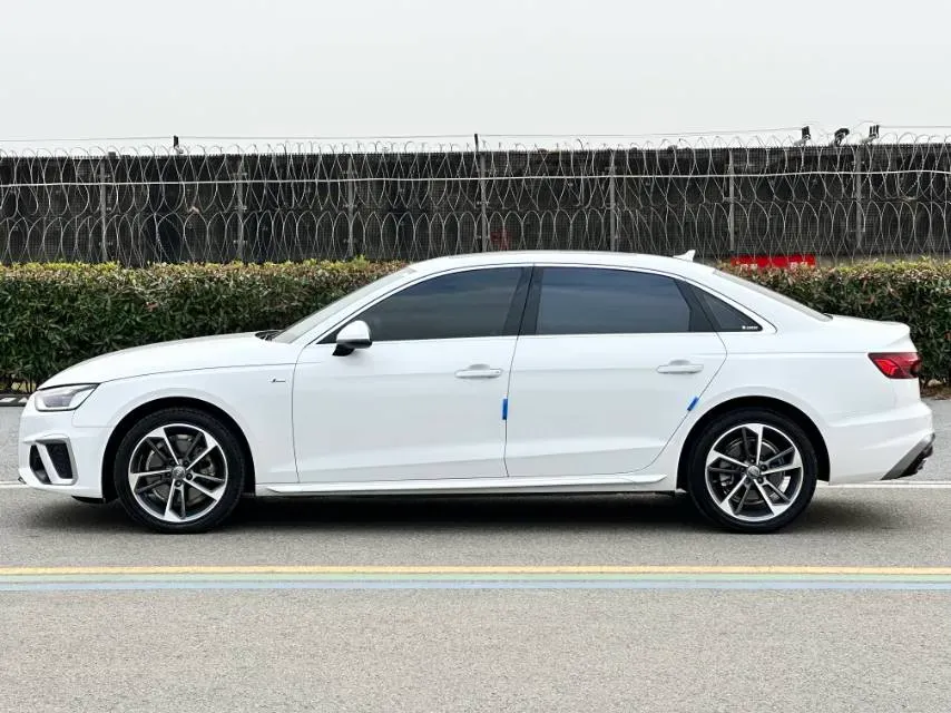 2020 Audi A4L 2.0T 190HP L4 7DCT,autocango,china used car exporter,china ev exporter,chinese used car exporter,chinese used ev exporter