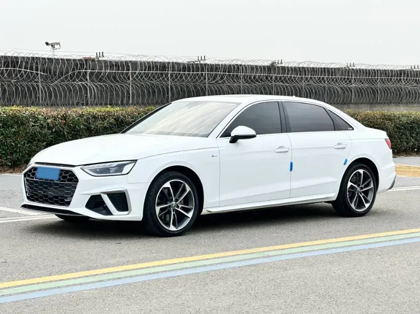 2020 Audi A4L 2.0T 190HP L4 7DCT,autocango,china used car exporter,china ev exporter,chinese used car exporter,chinese used ev exporter