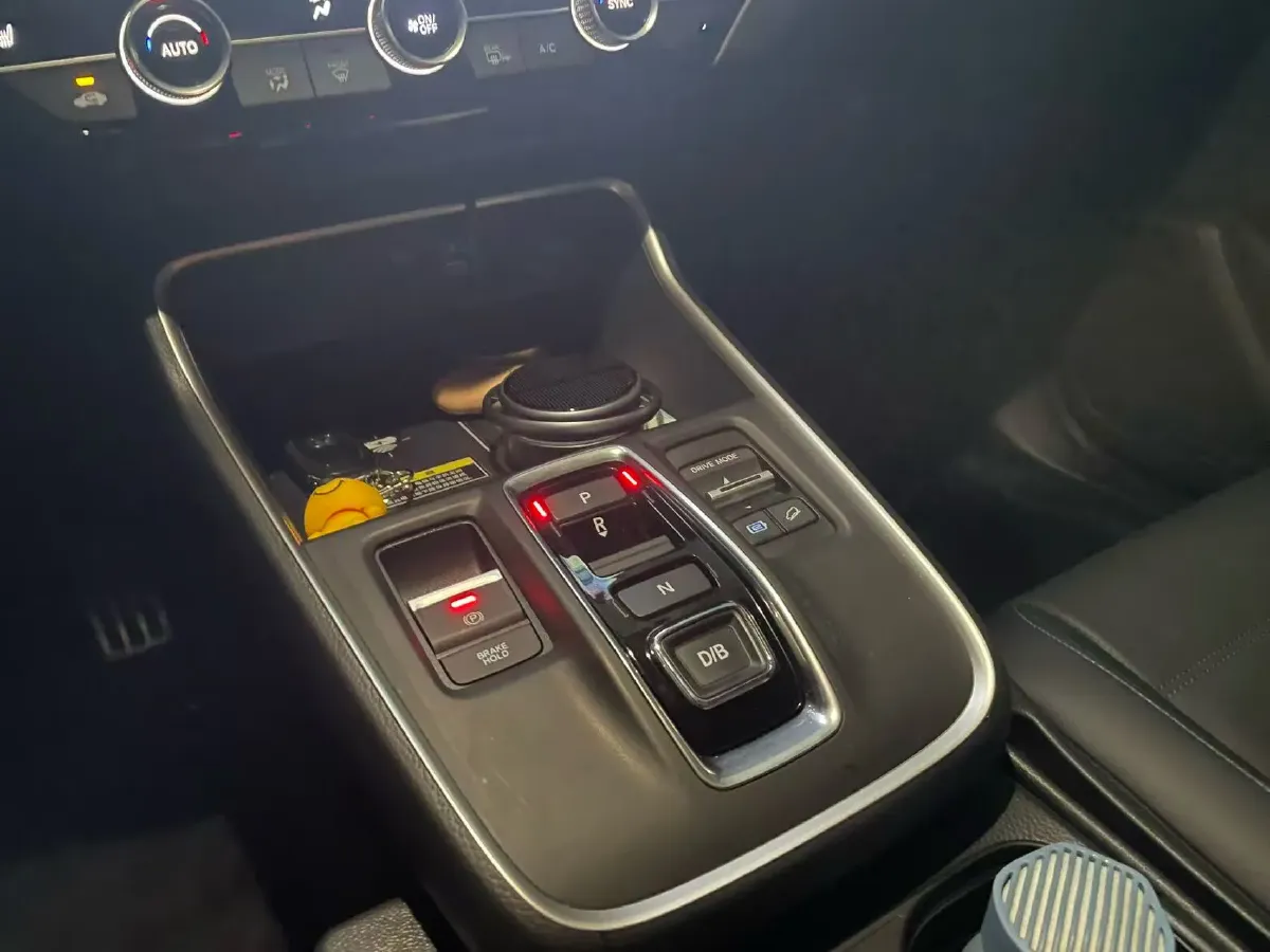 2023 Honda CR-V 2.0L 150HP L4 E-CVT PHEV 17.7KWH,autocango,china used car exporter,china ev exporter,chinese used car exporter,chinese used ev exporter