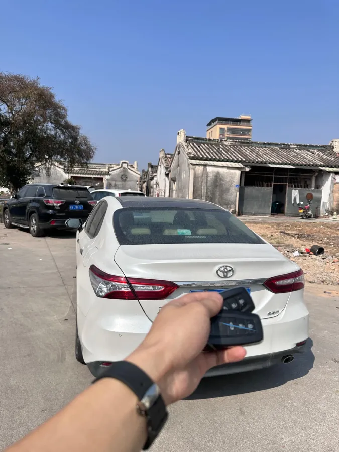 2019 Toyota Camry 2.5L 209HP L4 8AT,autocango,china used car exporter,china ev exporter,chinese used car exporter,chinese used ev exporter