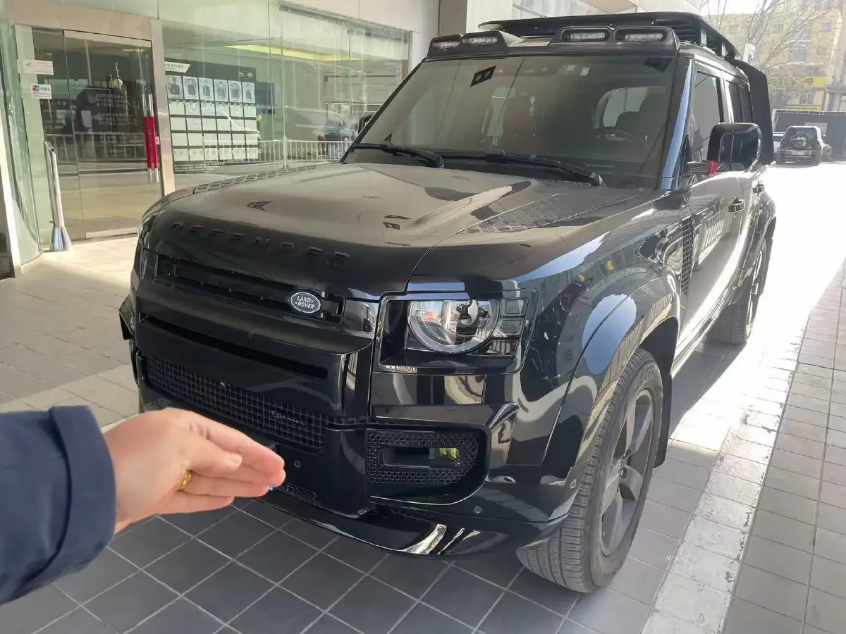 2023 Land Rover Defender 3.0T 400HP L6 8AT